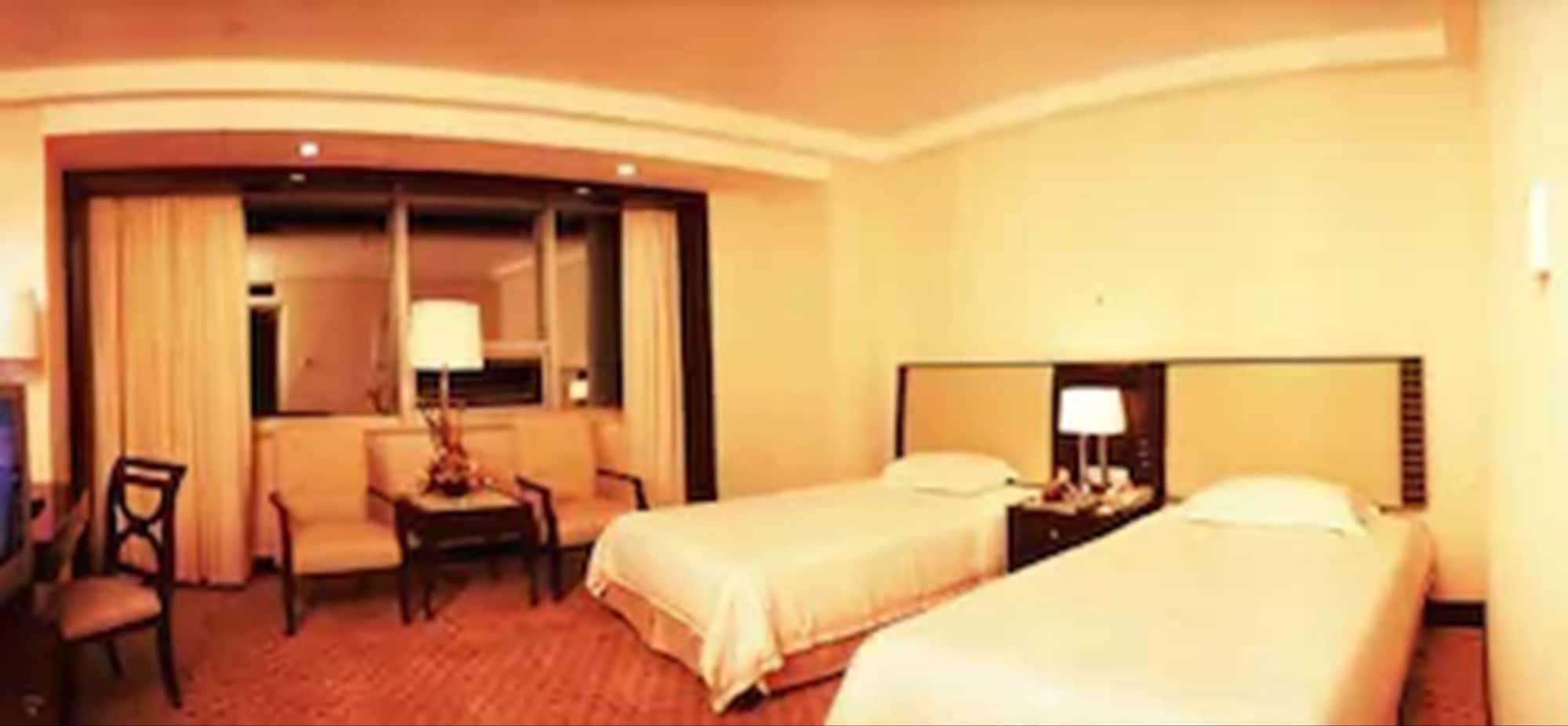 Hongyi Hotel Ухань Екстер'єр фото