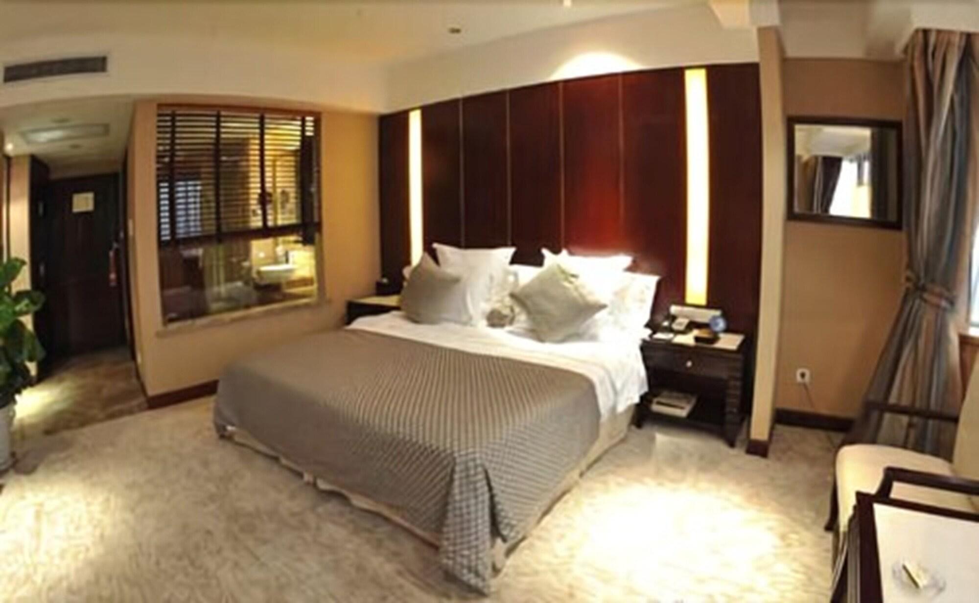 Hongyi Hotel Ухань Екстер'єр фото