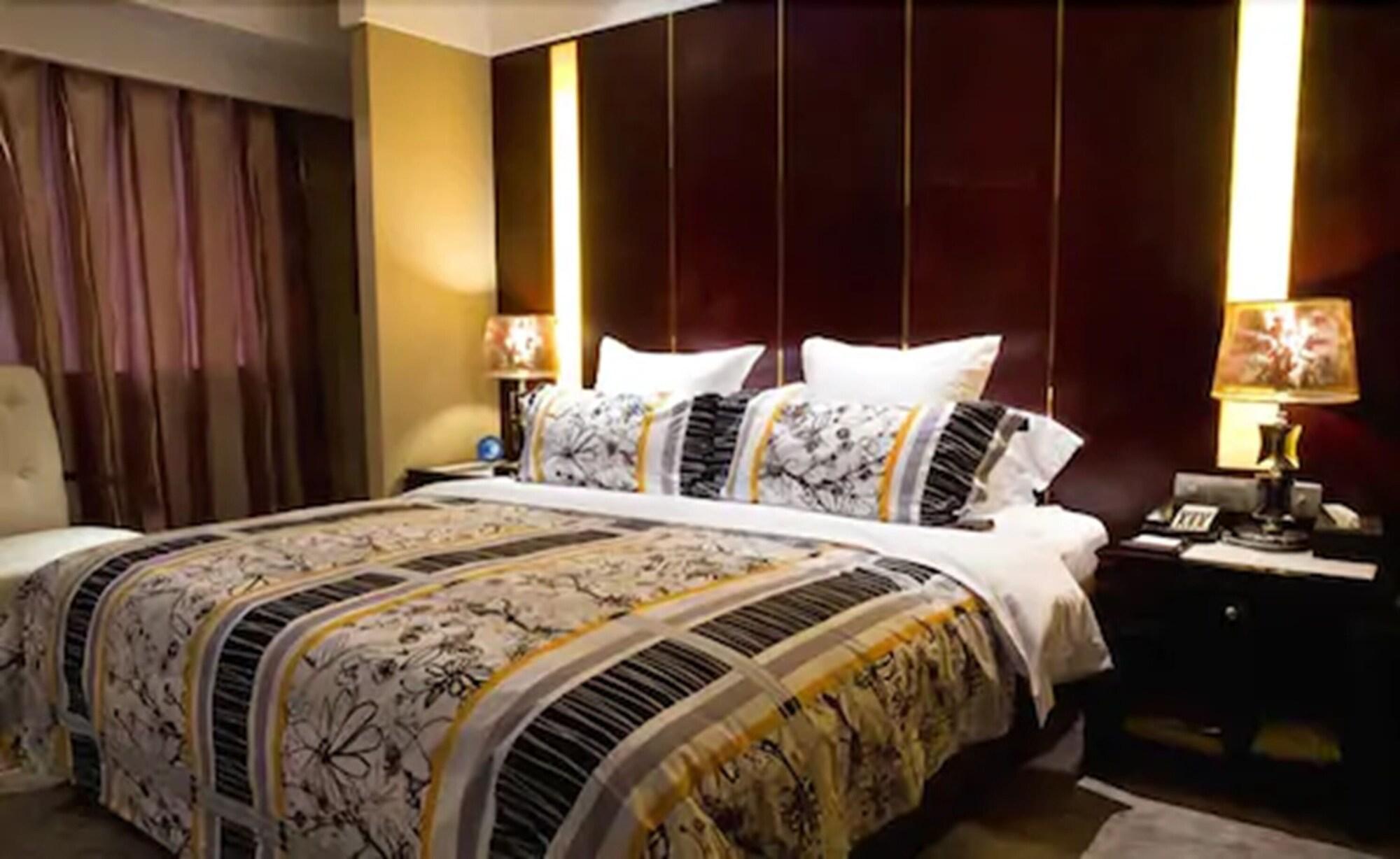 Hongyi Hotel Ухань Екстер'єр фото