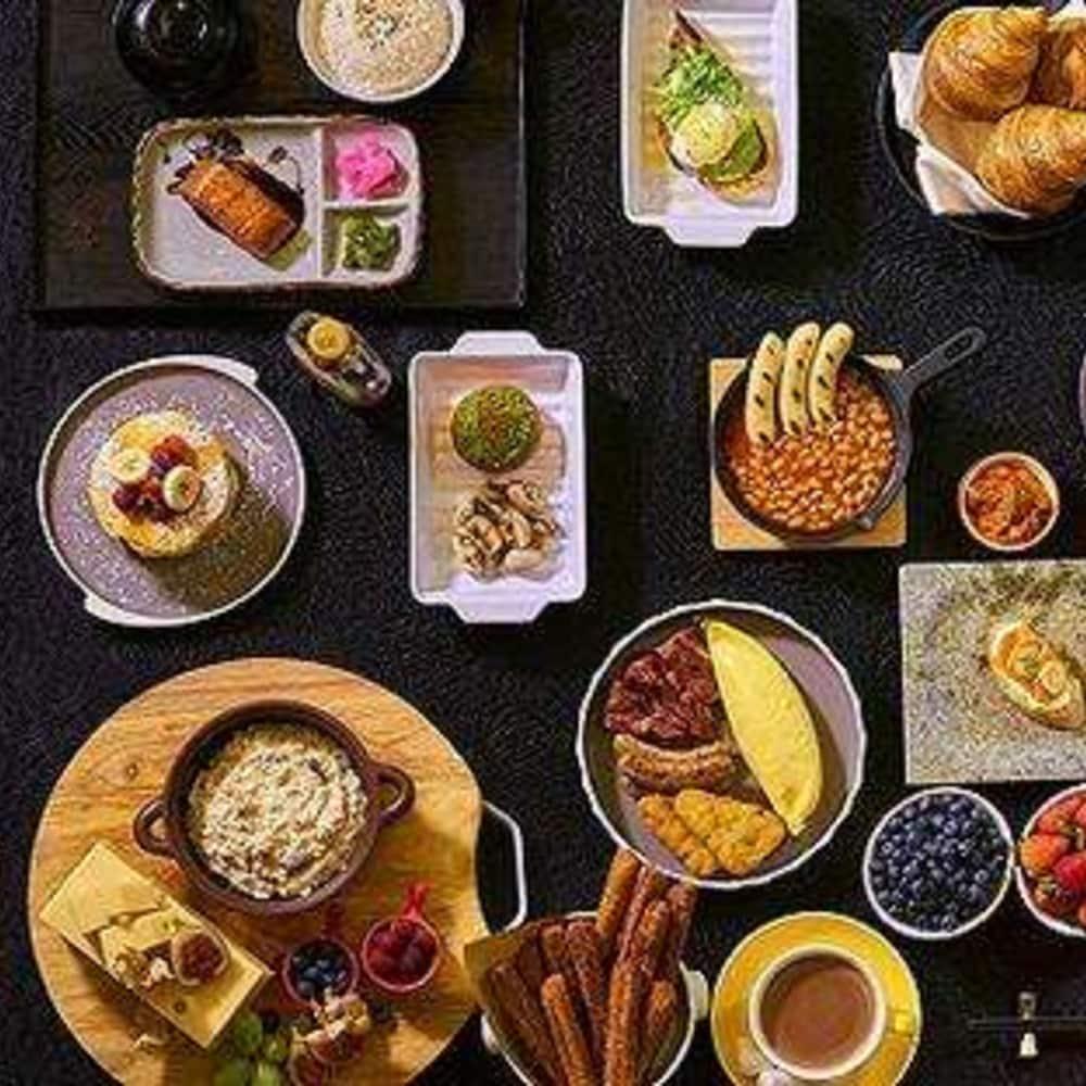Hongyi Hotel Ухань Екстер'єр фото