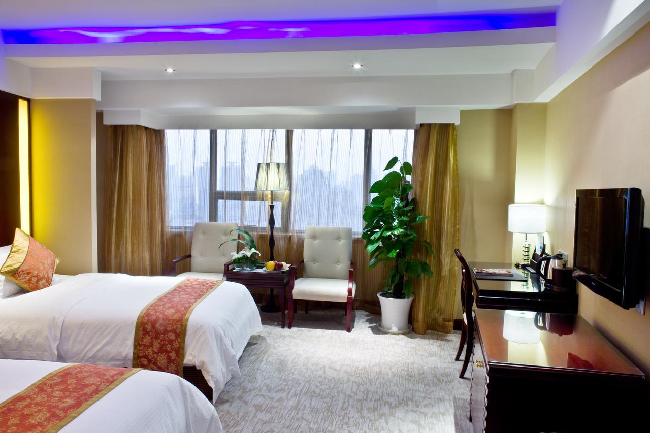 Hongyi Hotel Ухань Екстер'єр фото