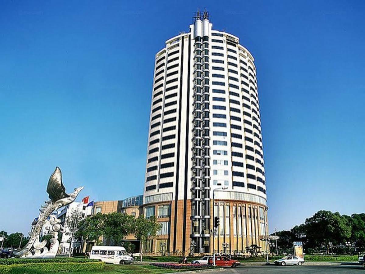 Hongyi Hotel Ухань Екстер'єр фото
