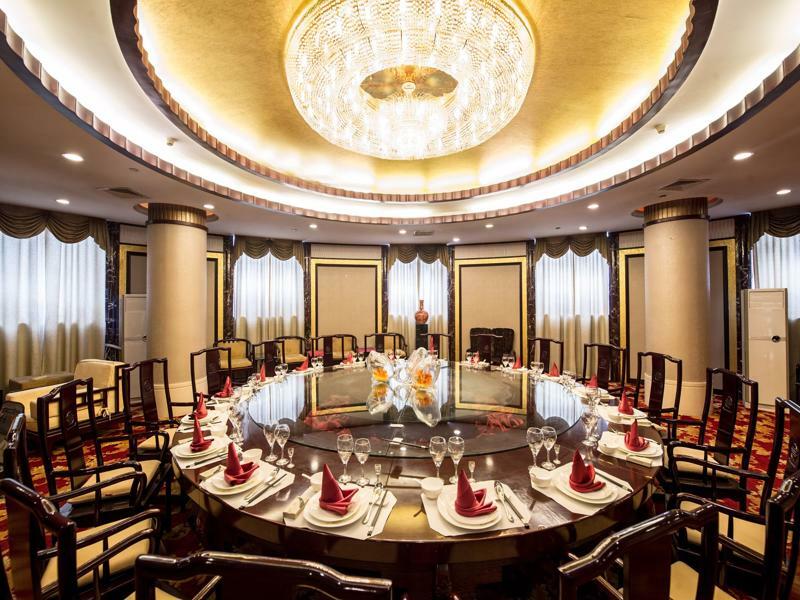 Hongyi Hotel Ухань Екстер'єр фото