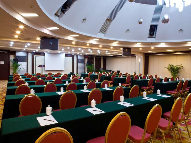 Hongyi Hotel Ухань Екстер'єр фото