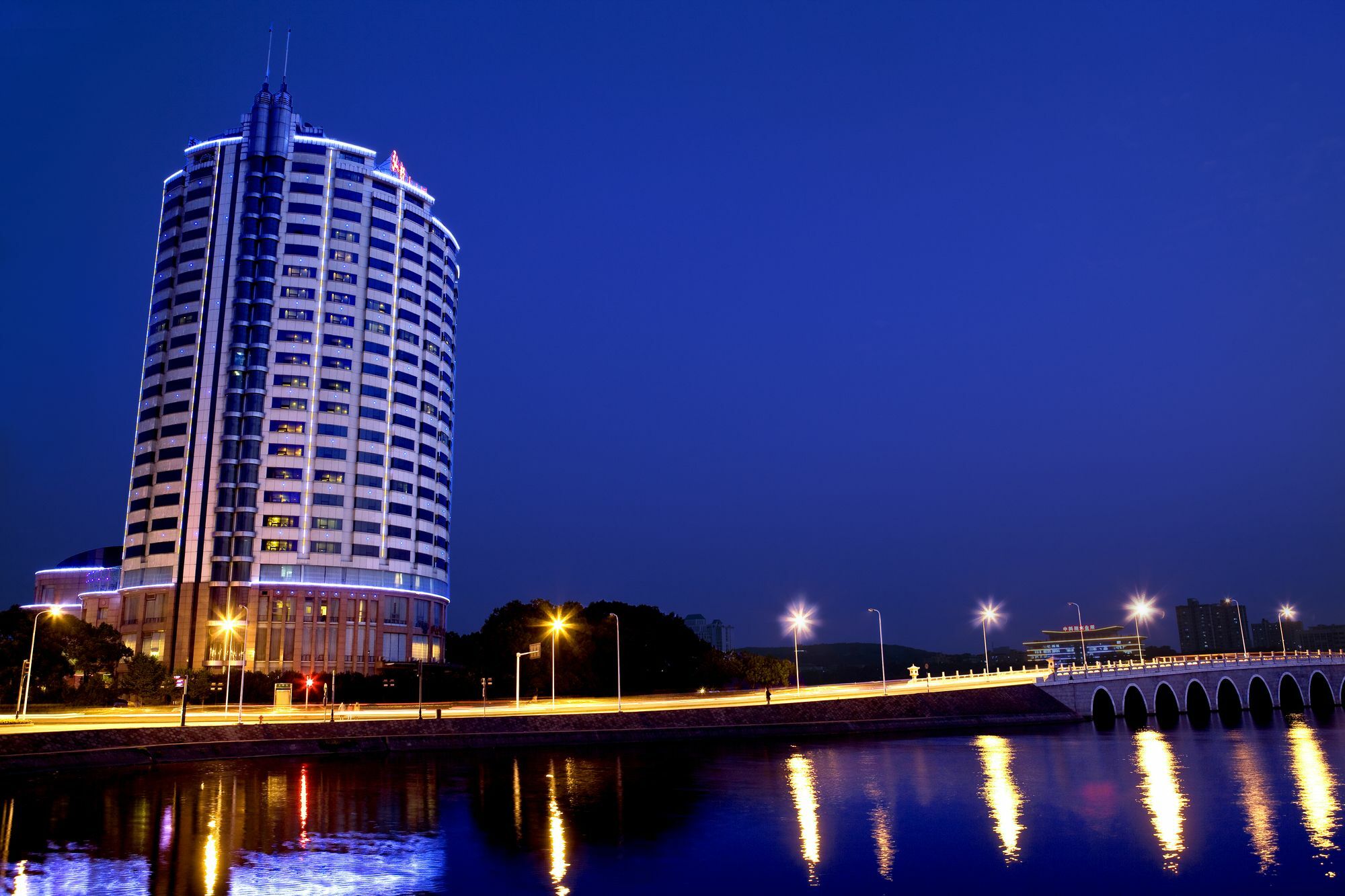 Hongyi Hotel Ухань Екстер'єр фото